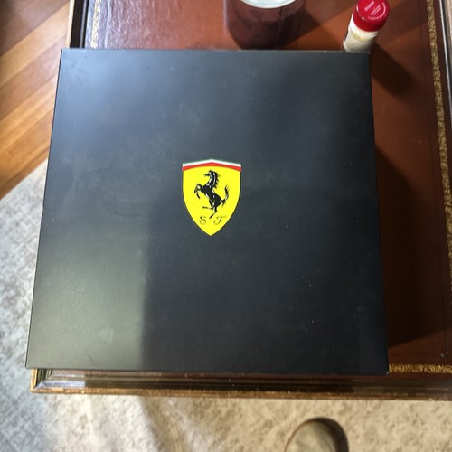 Espositore ferrari - espositore,